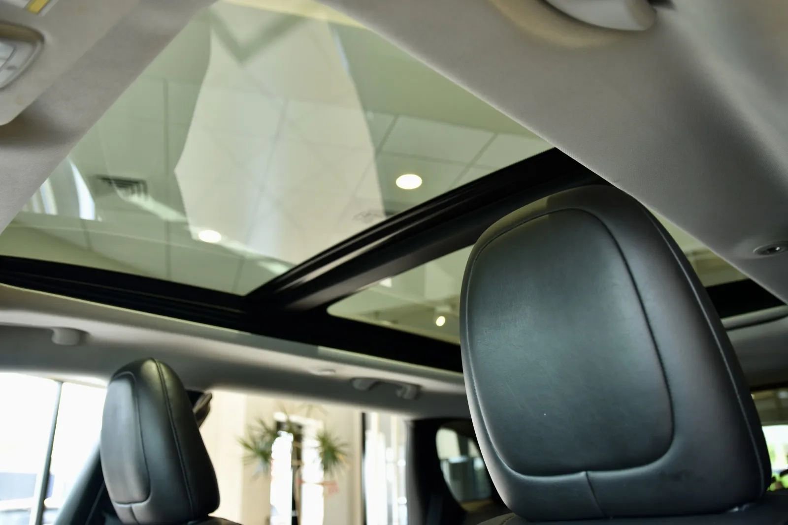 Used 2019 Jeep Cherokee Limited image 17