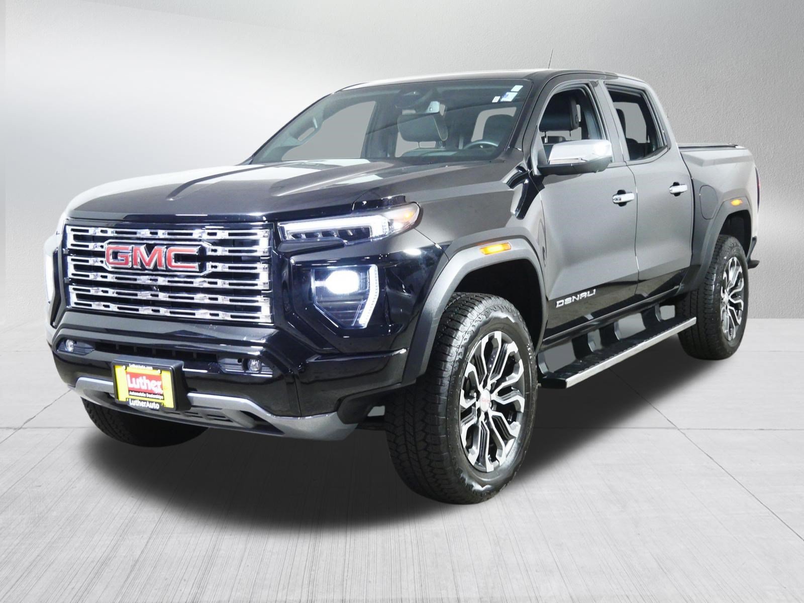 Used 2026 GMC Canyon Denali AWD/4WD image 3