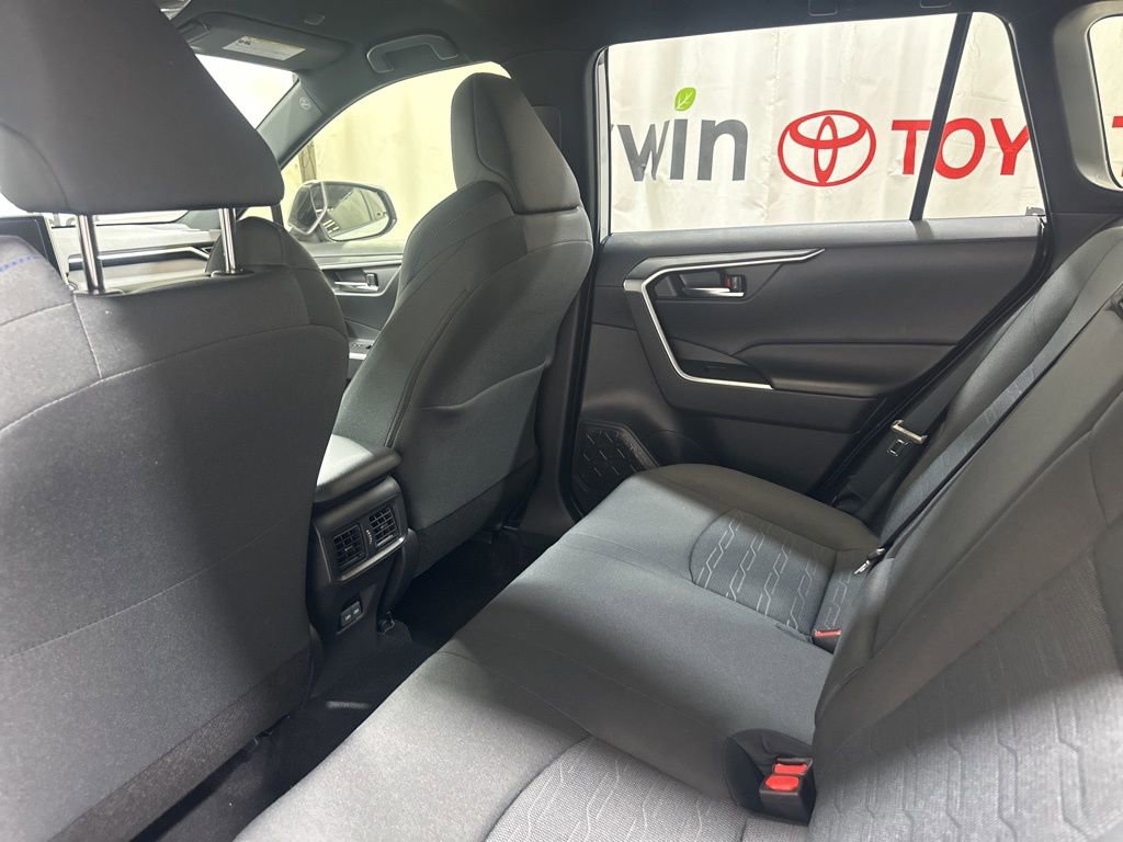 Used 2025 Toyota RAV4 SE image 18