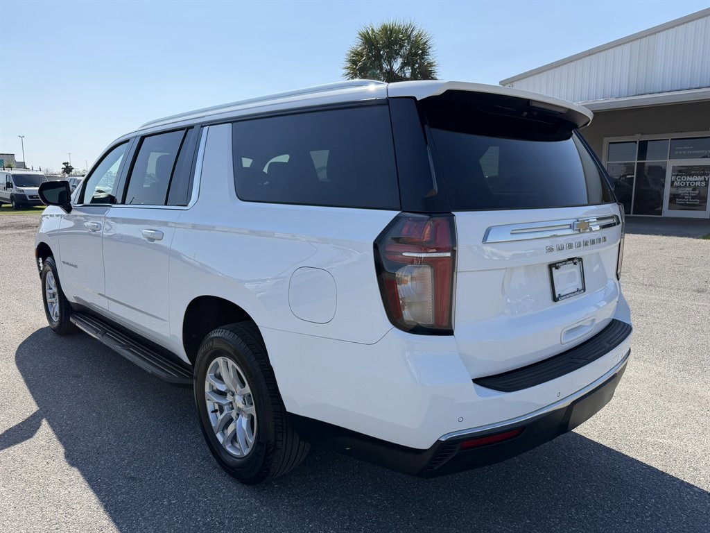 Used 2021 Chevrolet Suburban LS image 2