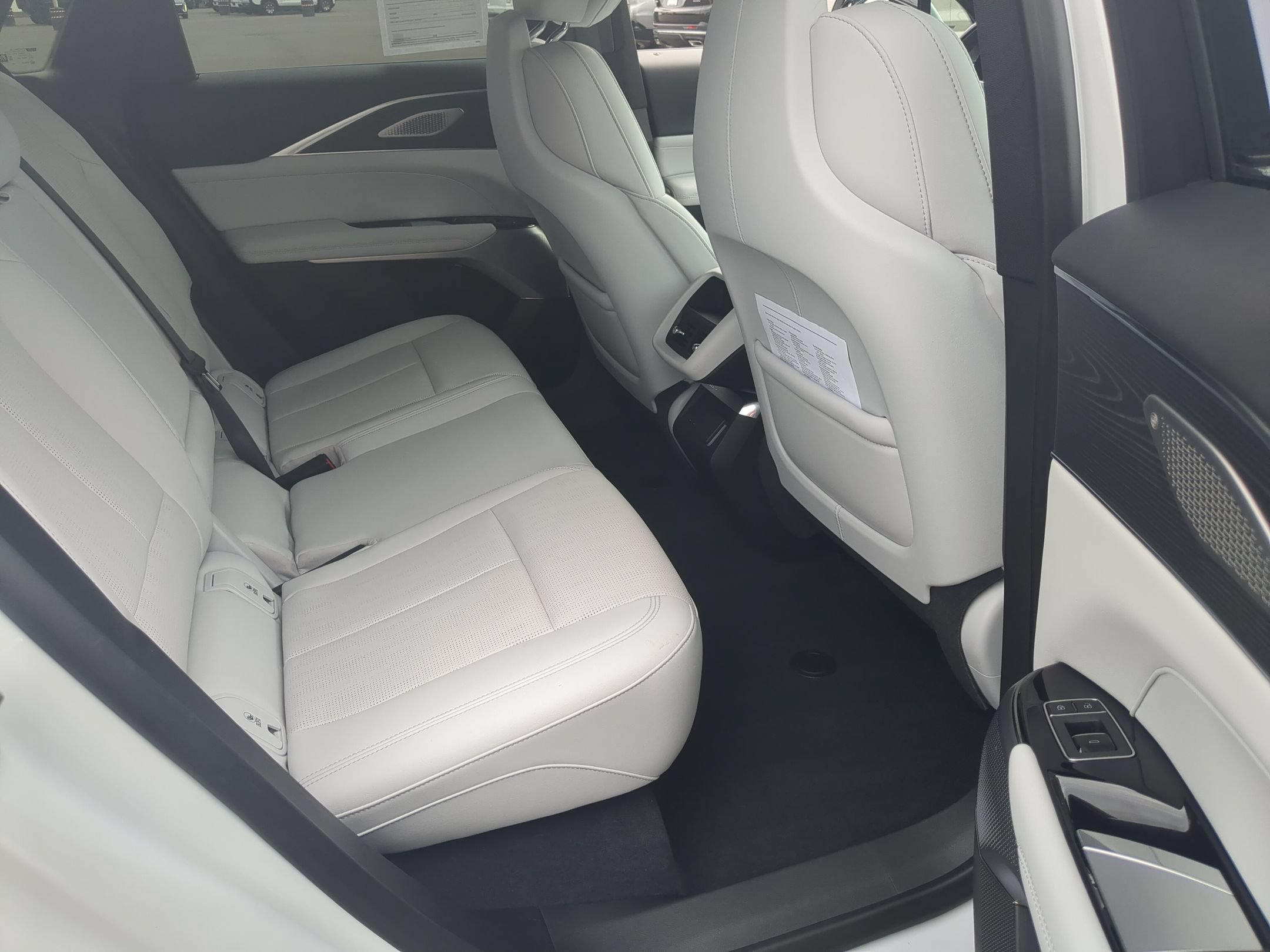 Certified 2024 Cadillac Lyriq Luxury RWD image 26