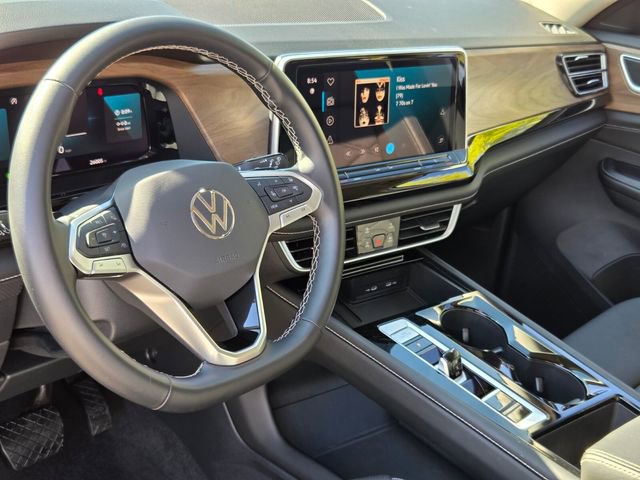 Used 2025 Volkswagen Atlas SE FWD image 9