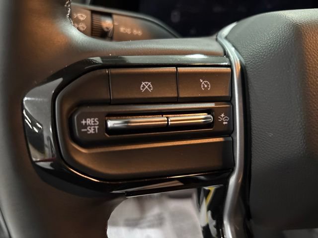 Used 2025 Chevrolet Colorado ZR2 w/ Technology Package AWD/4WD image 27