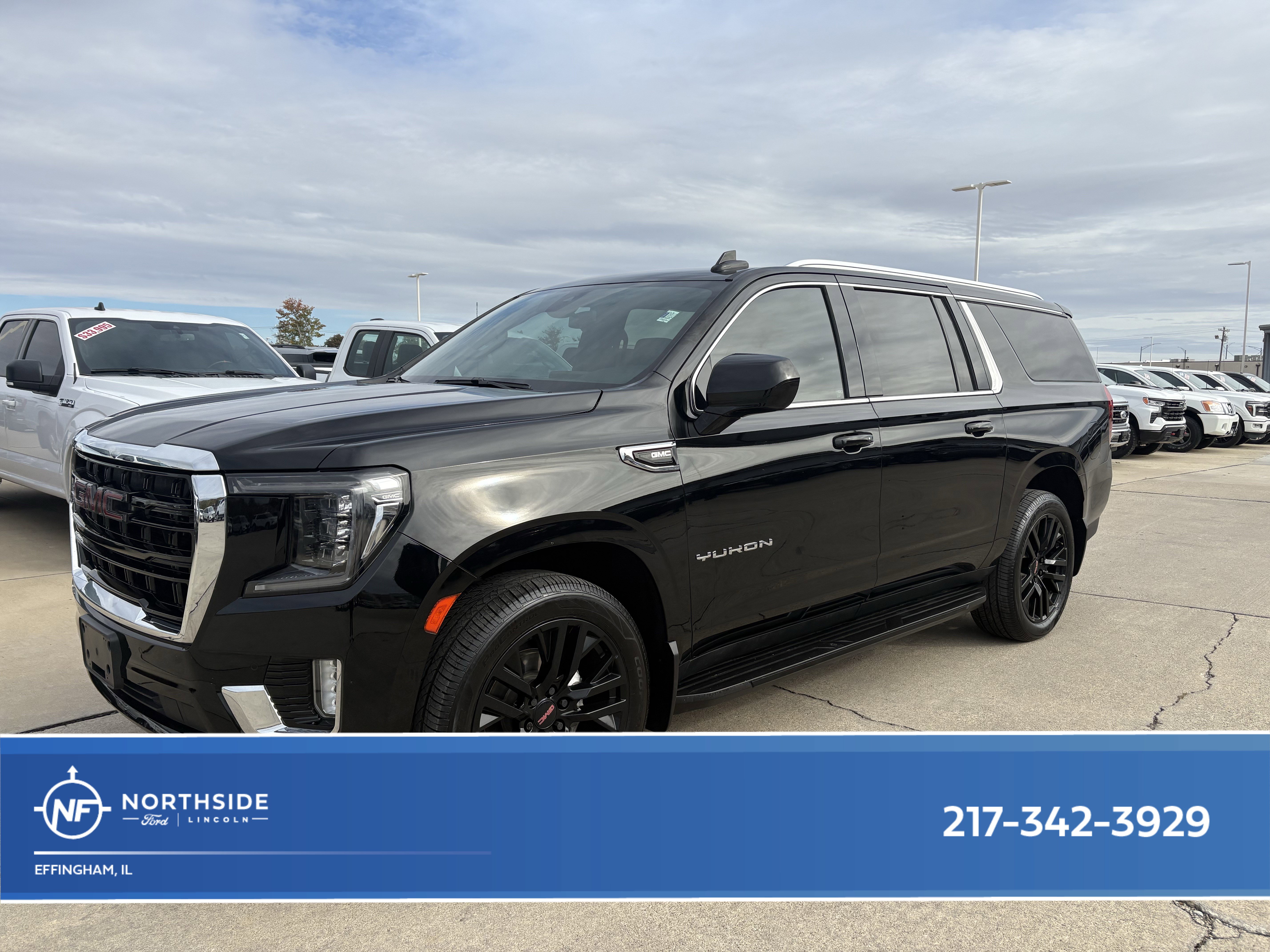 Used 2021 GMC Yukon XL SLE image 1
