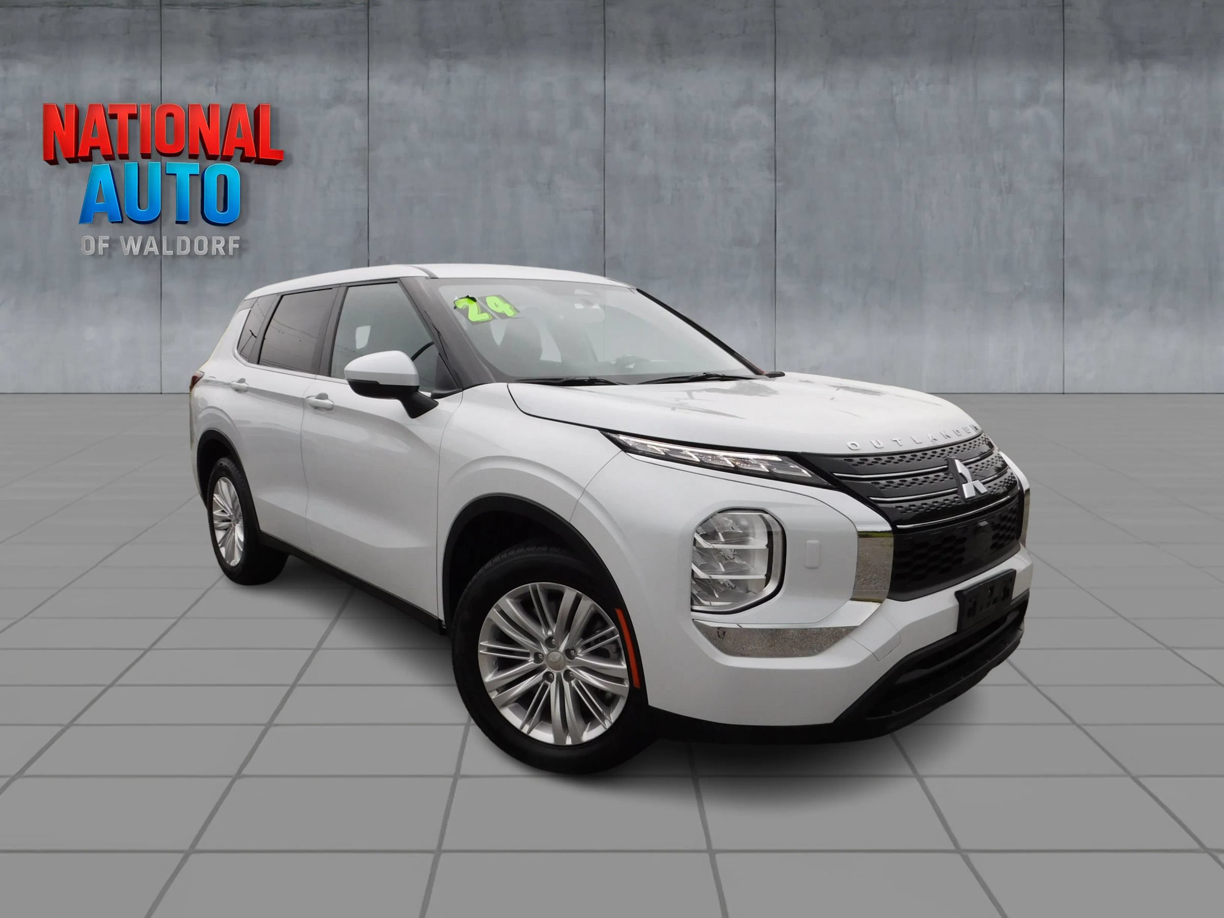 Used 2024 Mitsubishi Outlander ES