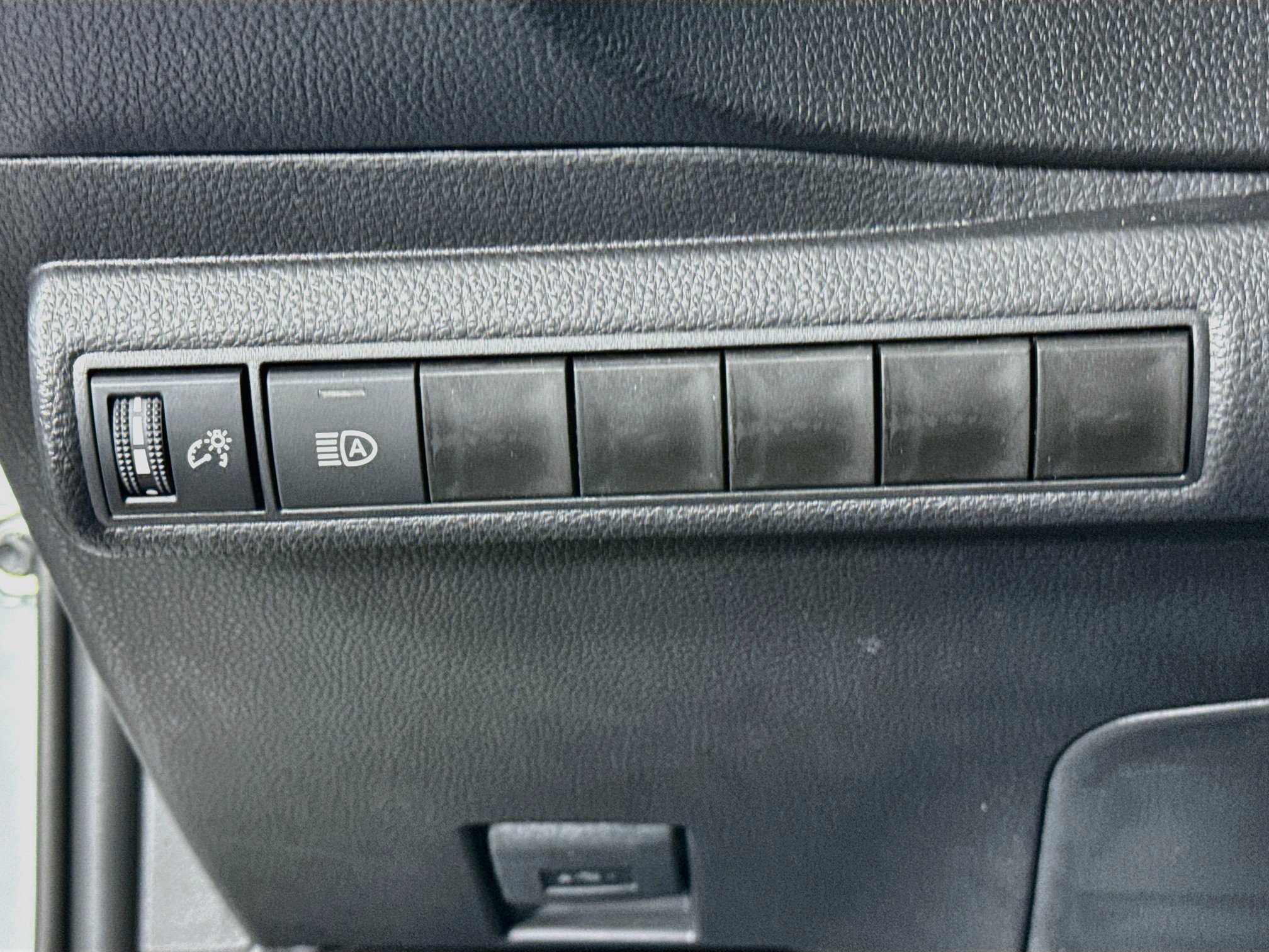 Certified 2026 Toyota Corolla SE w/ SE Package FWD image 10