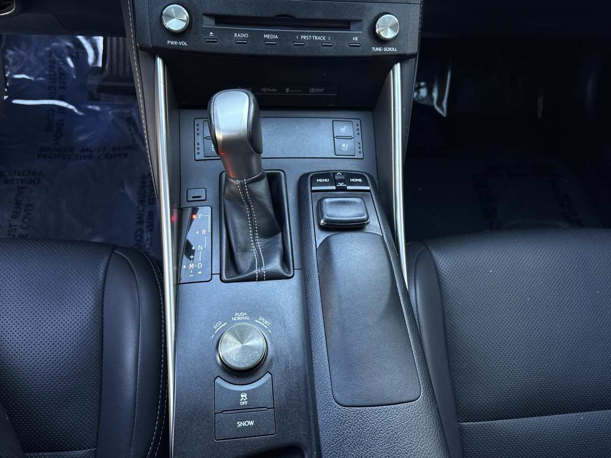 Used 2016 Lexus IS 200t image 33