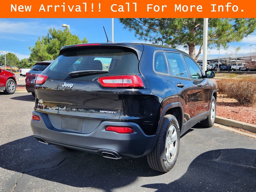 Used 2016 Jeep Cherokee Sport image 6