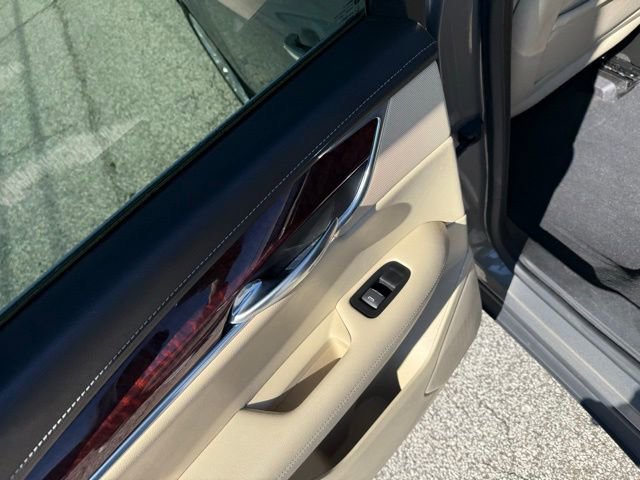 Used 2017 Cadillac XT5 Premium Luxury FWD image 36