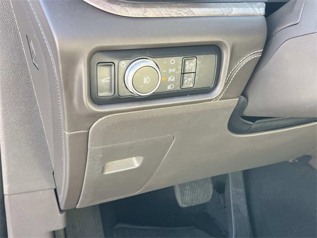 Used 2020 Ford Explorer Platinum w/ Premium Technology Package image 33