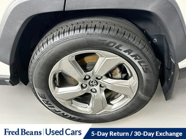 Used 2020 Toyota RAV4 Limited AWD/4WD image 40