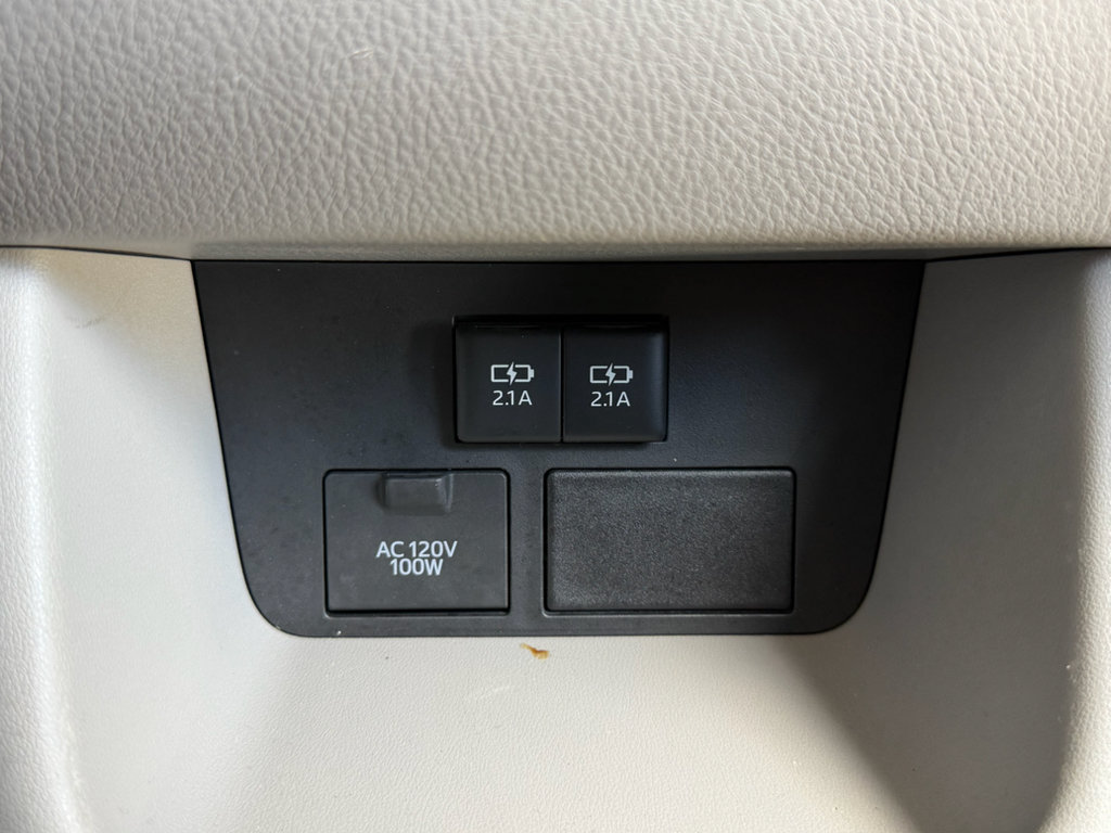 Used 2019 Toyota Highlander Limited FWD image 28