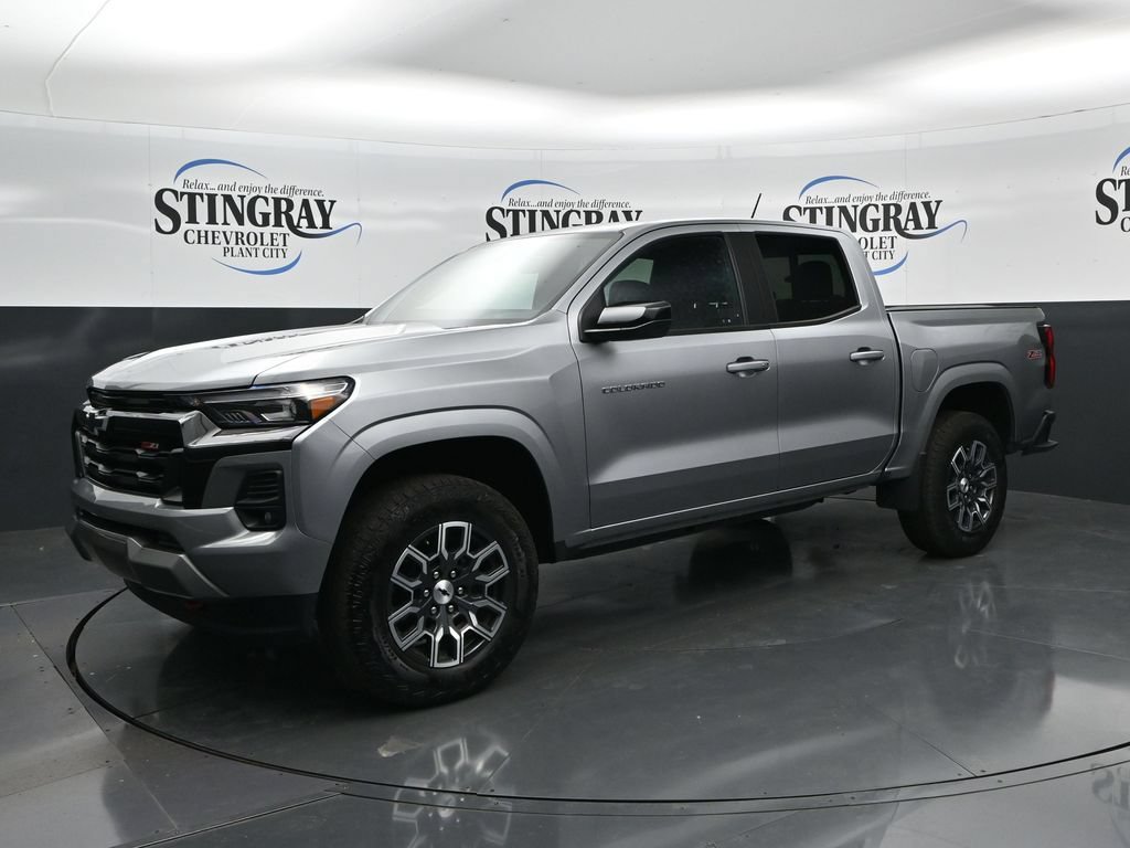 Used 2023 Chevrolet Colorado Z71 w/ Z71 Convenience Package 2 AWD/4WD image 3