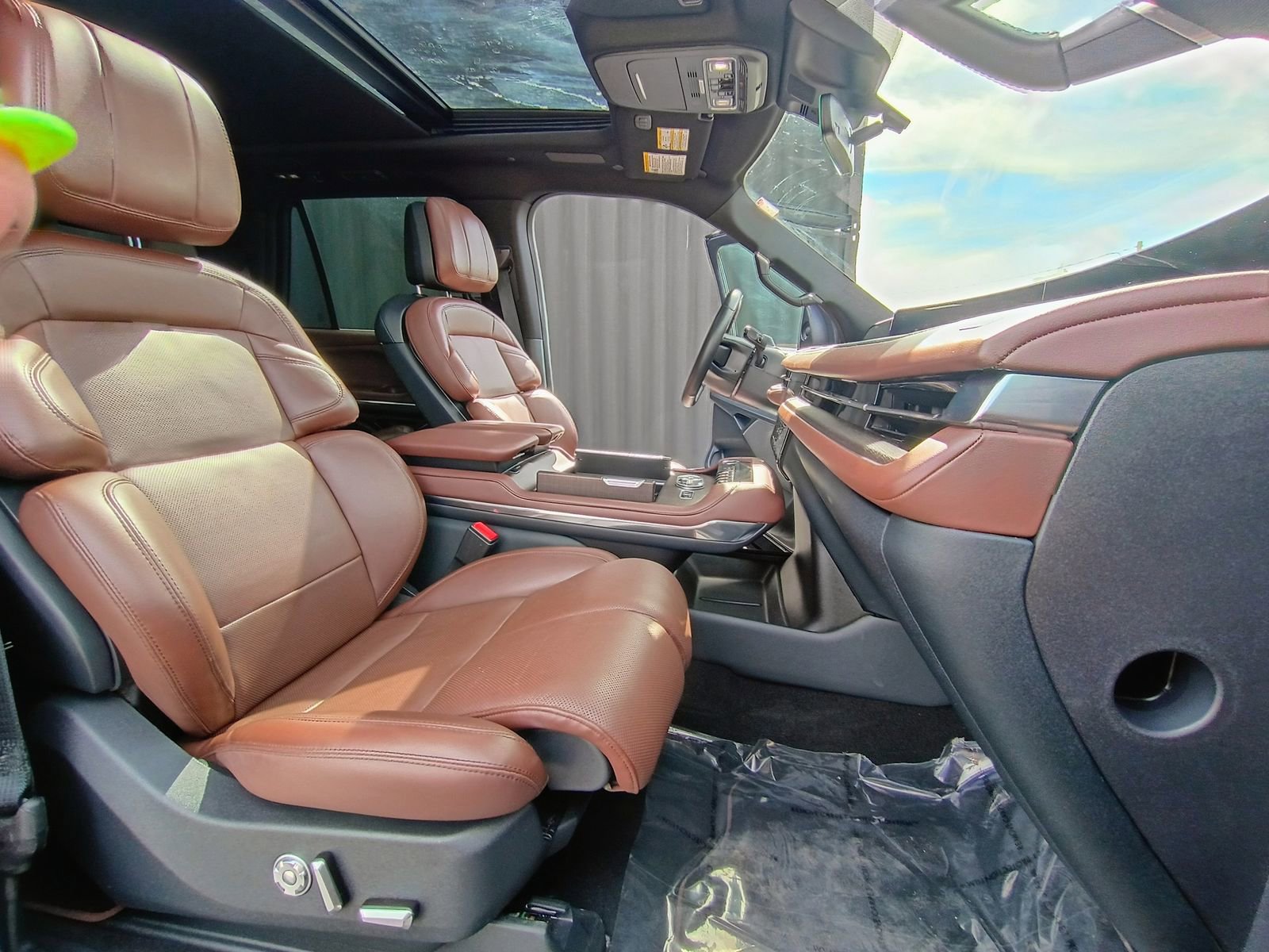 Used 2025 Lincoln Navigator Reserve image 35
