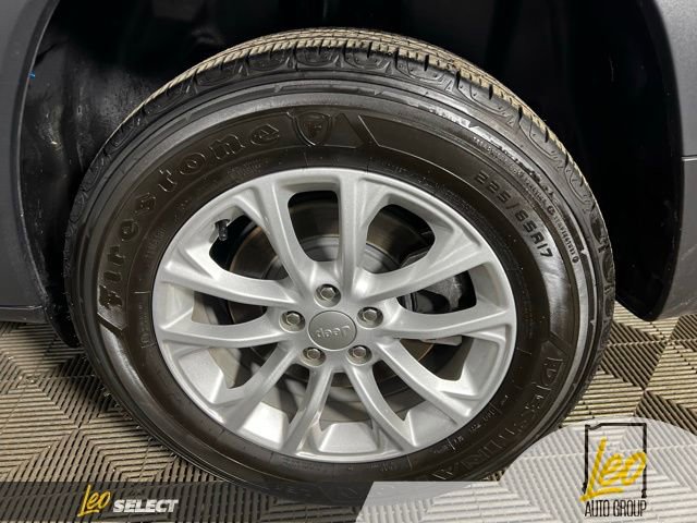 Used 2022 Jeep Cherokee Latitude Lux w/ Sun & Sound Group AWD/4WD image 28