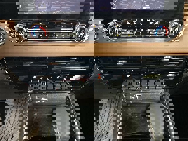 Certified 2024 GMC Canyon AT4 image 17