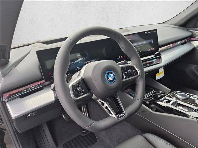 New 2027 BMW i5 eDrive40 w/ M Sport Package RWD image 3