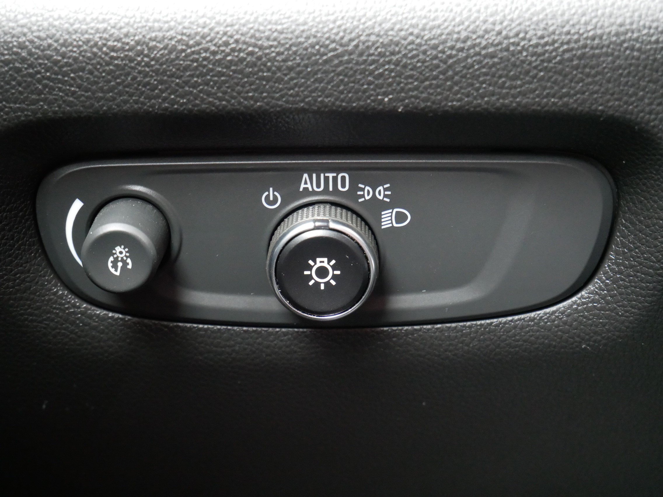 Used 2023 Chevrolet Traverse LT w/ LPO, Floor Liner Package AWD/4WD image 26