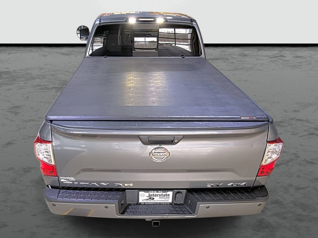 Used 2017 Nissan Titan SV image 3