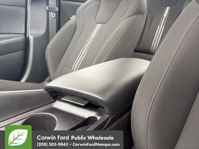 Used 2022 Hyundai Elantra SEL image 21