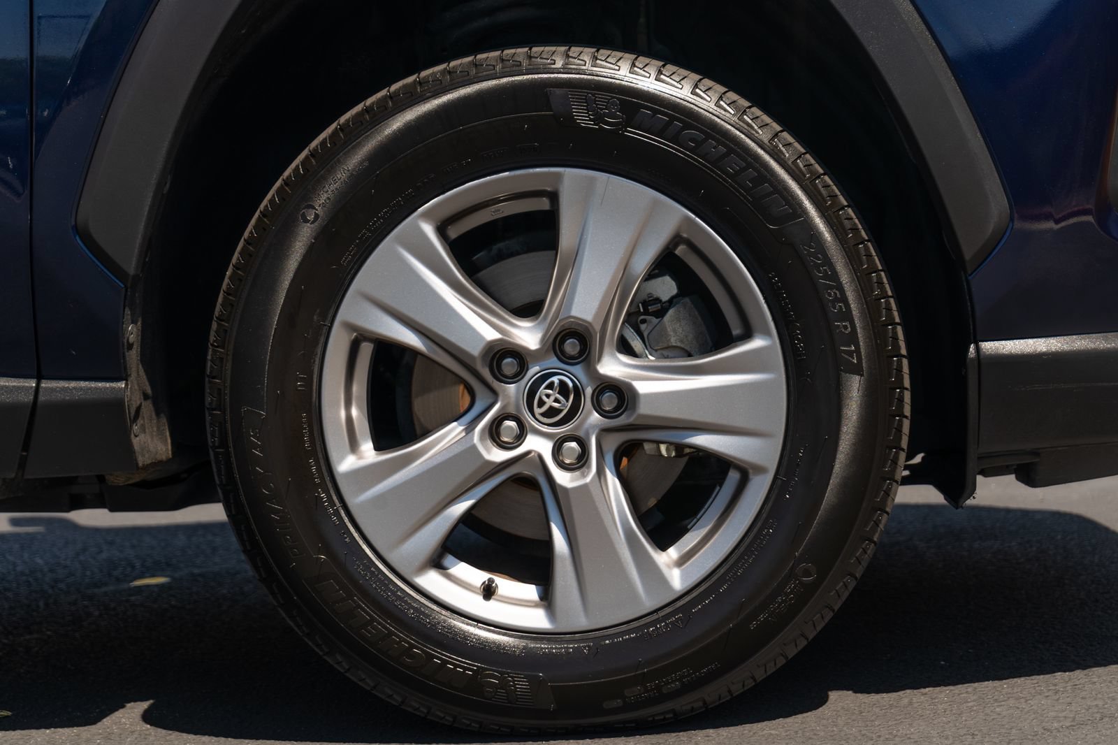 Certified 2025 Toyota RAV4 XLE FWD image 15