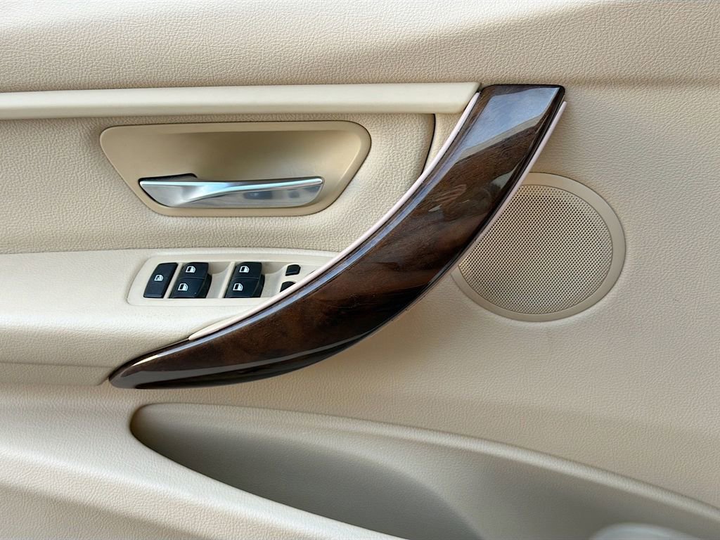 Used 2014 BMW 328i xDrive Sedan AWD/4WD image 21