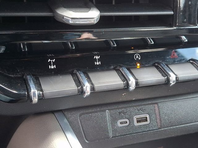 Used 2023 Chevrolet Colorado ZR2 w/ ZR2 Convenience Package III AWD/4WD image 26