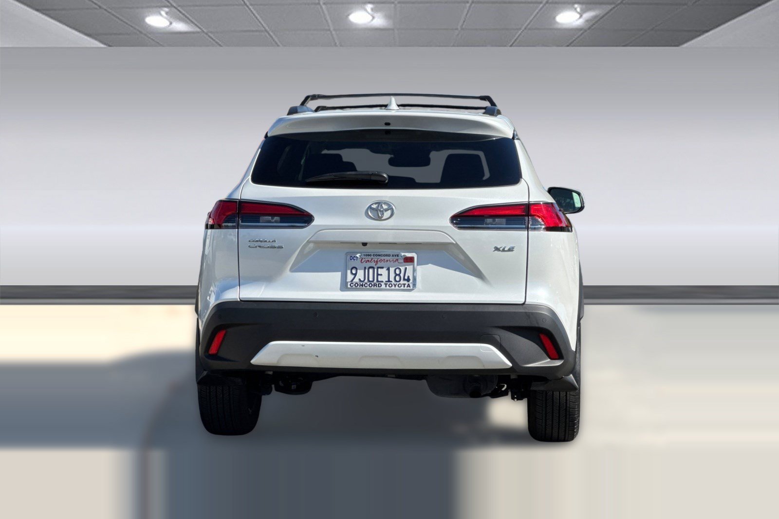 Used 2023 Toyota Corolla Cross XLE w/ Convenience Package FWD image 10
