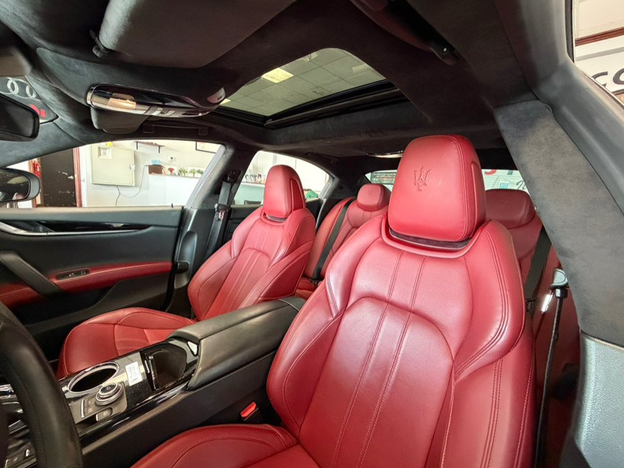 Used 2022 Maserati Ghibli Modena RWD image 25
