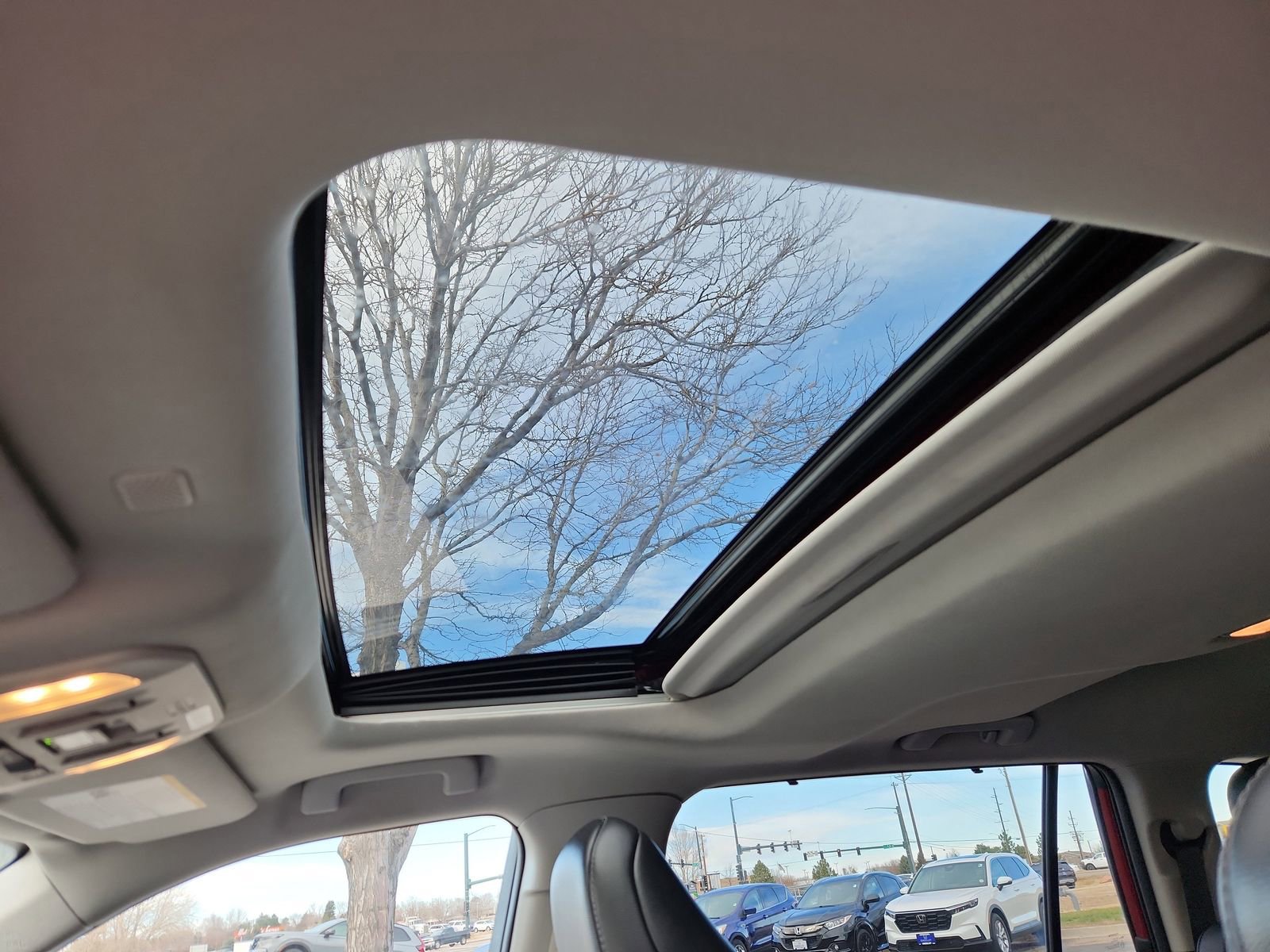 Used 2021 Toyota Highlander Limited image 29