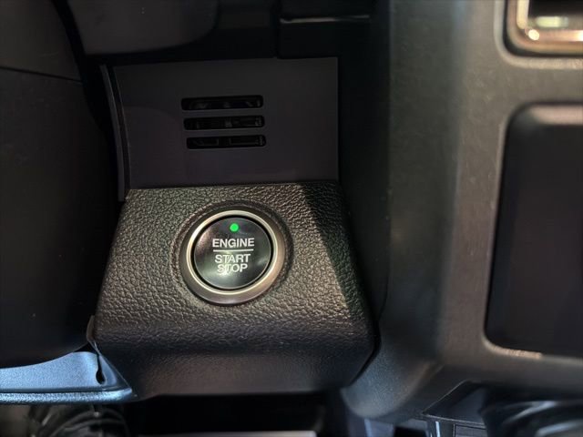 Used 2017 Ford F150 Raptor w/ Equipment Group 802A Luxury AWD/4WD image 31