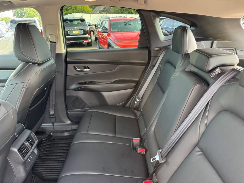 Used 2025 Nissan Murano SL AWD/4WD image 11