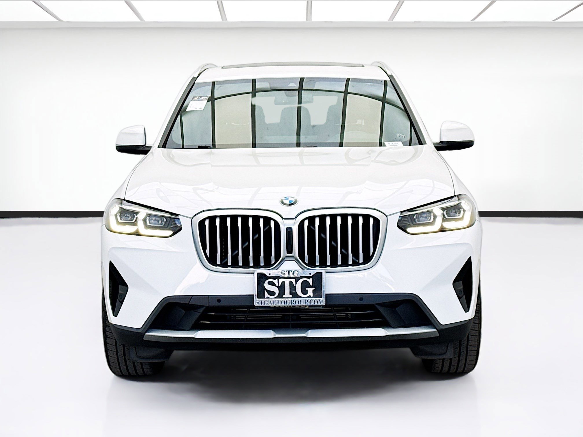 Used 2022 BMW X3 sDrive30i w/ Premium Package 2 (ZPA) image 2