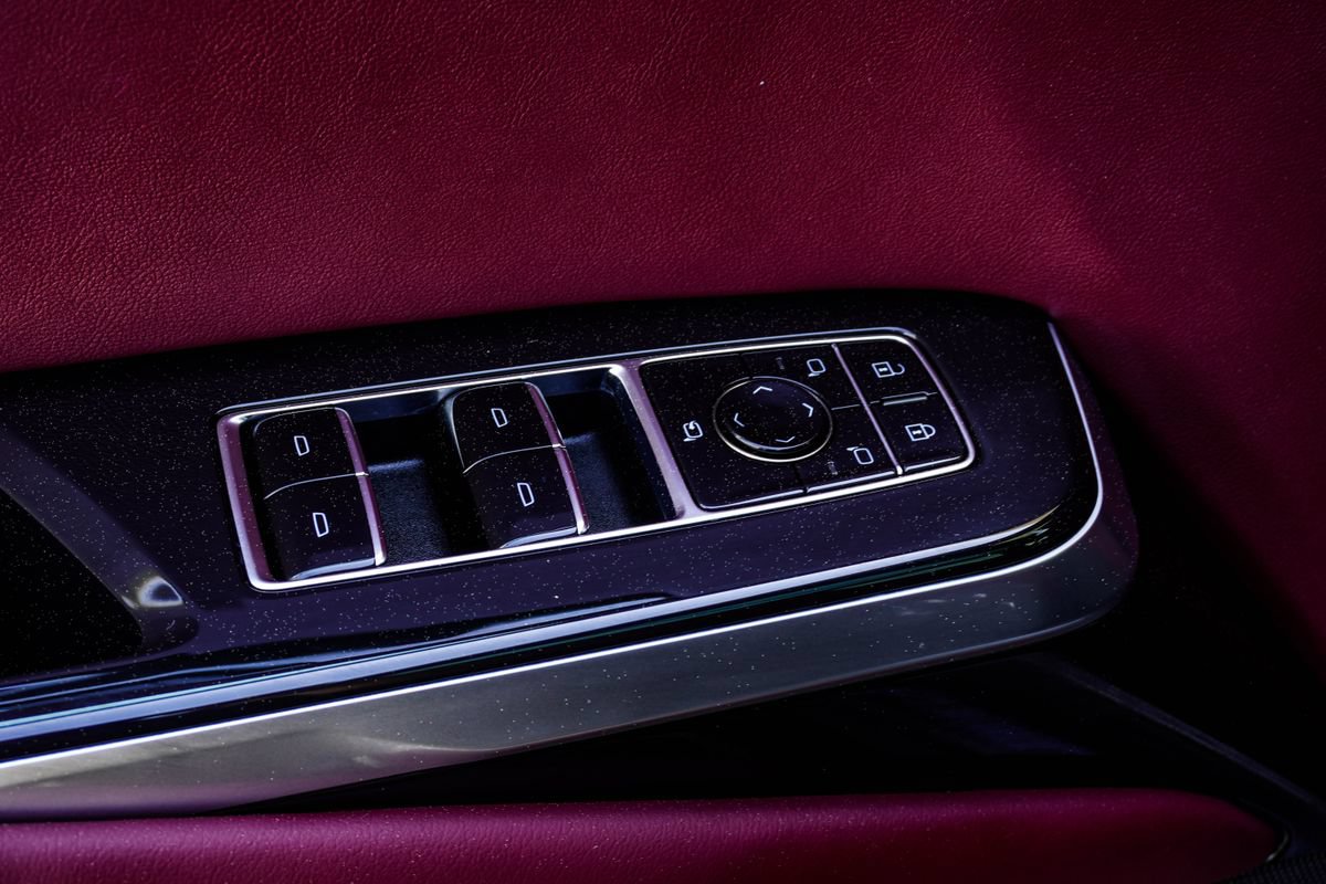 Used 2026 Cadillac Escalade Luxury w/ Touring Package AWD/4WD image 40