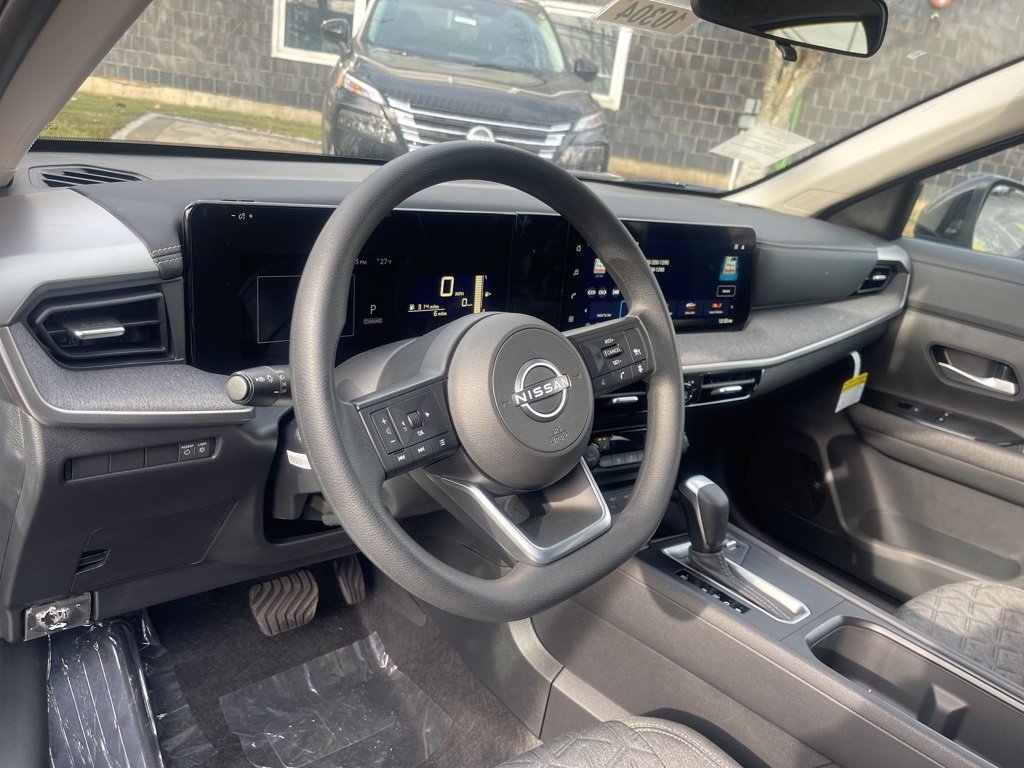 Certified 2025 Nissan Kicks SV w/ SV Premium Package AWD/4WD image 10