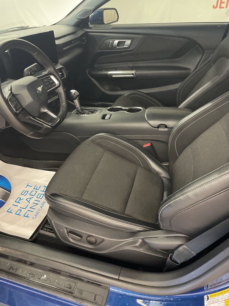 Used 2024 Ford Mustang EcoBoost image 9