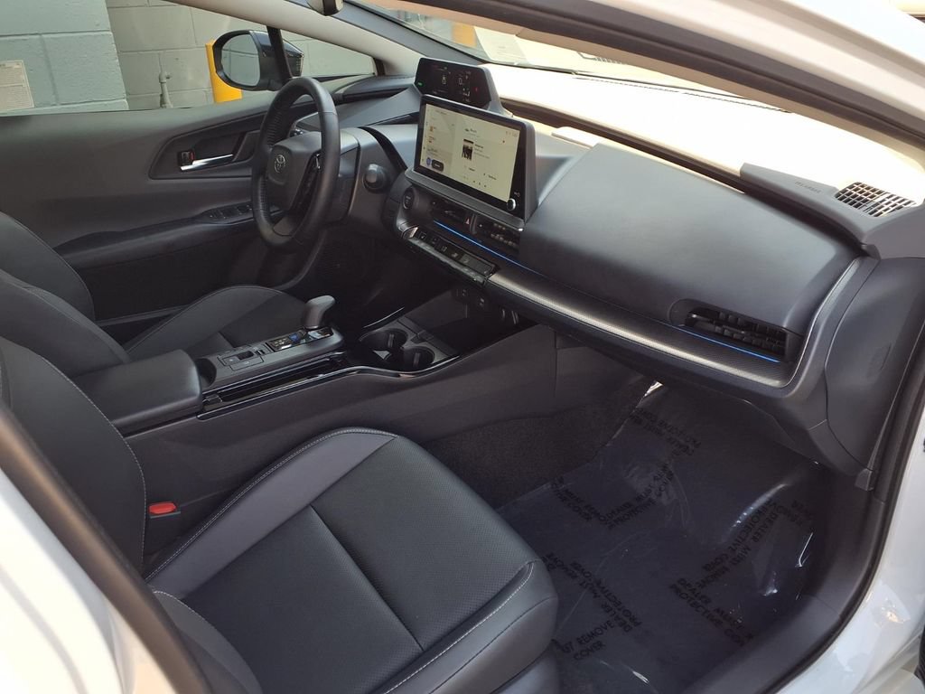 Certified 2026 Toyota Prius XLE FWD image 38