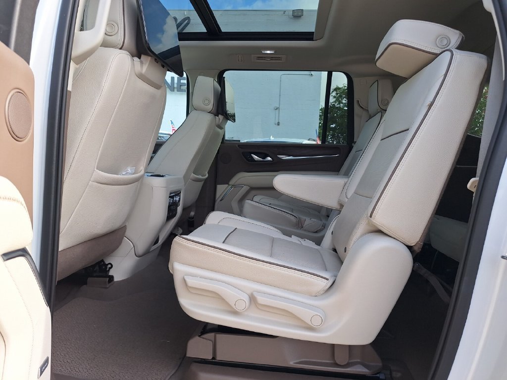 Used 2023 GMC Yukon XL Denali w/ Denali Reserve Package RWD image 14