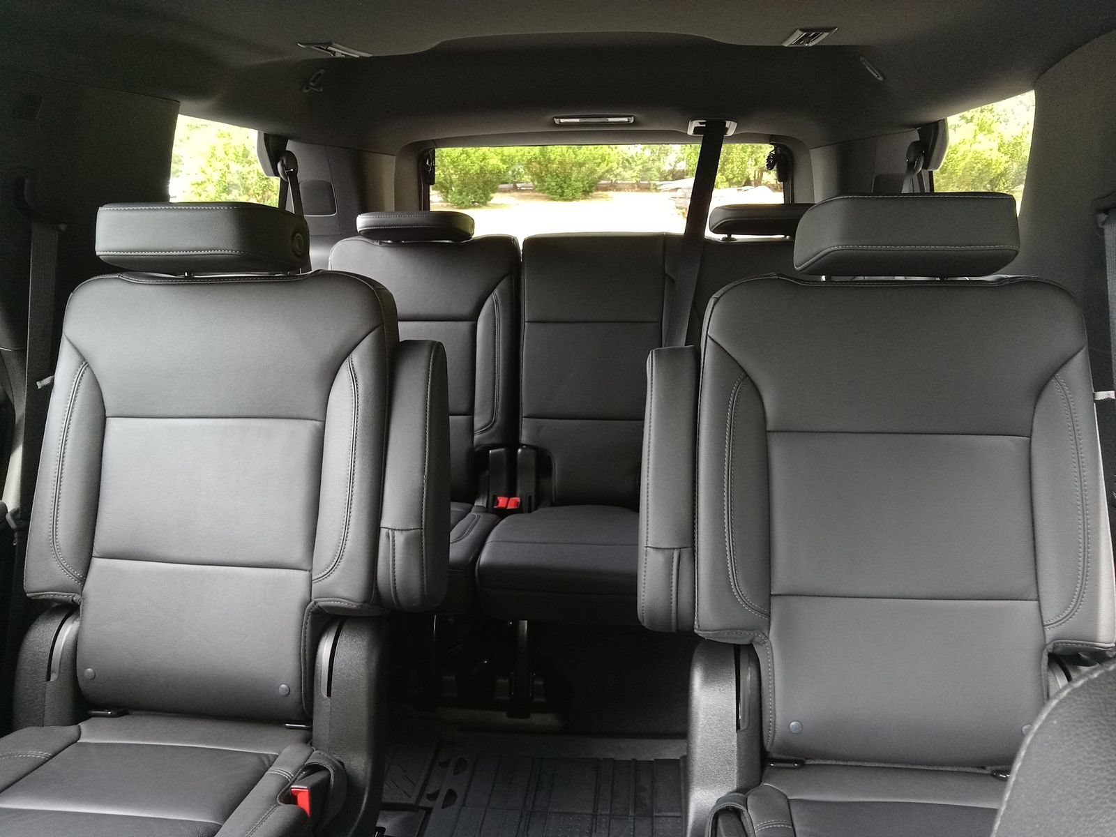 Used 2024 Chevrolet Tahoe Z71 w/ Luxury Package AWD/4WD image 24