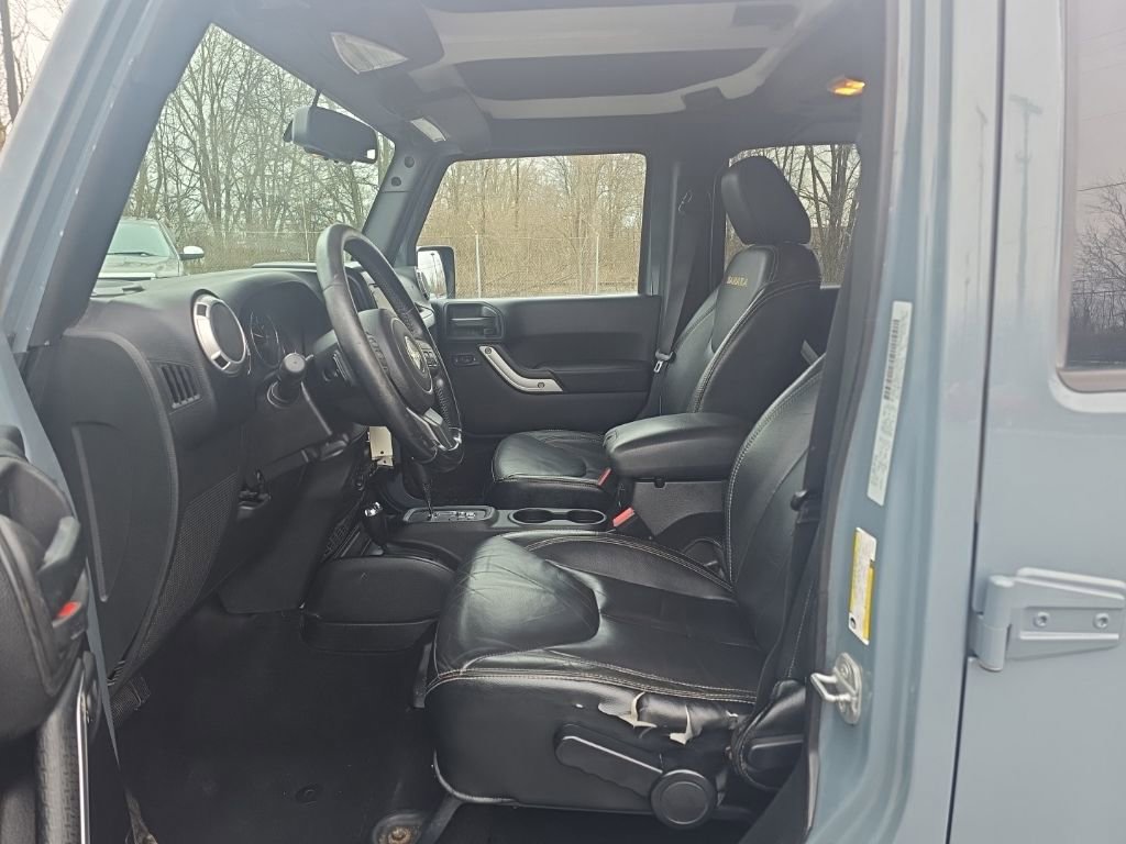 Used 2015 Jeep Wrangler Unlimited Sahara w/ Dual Top Group image 16
