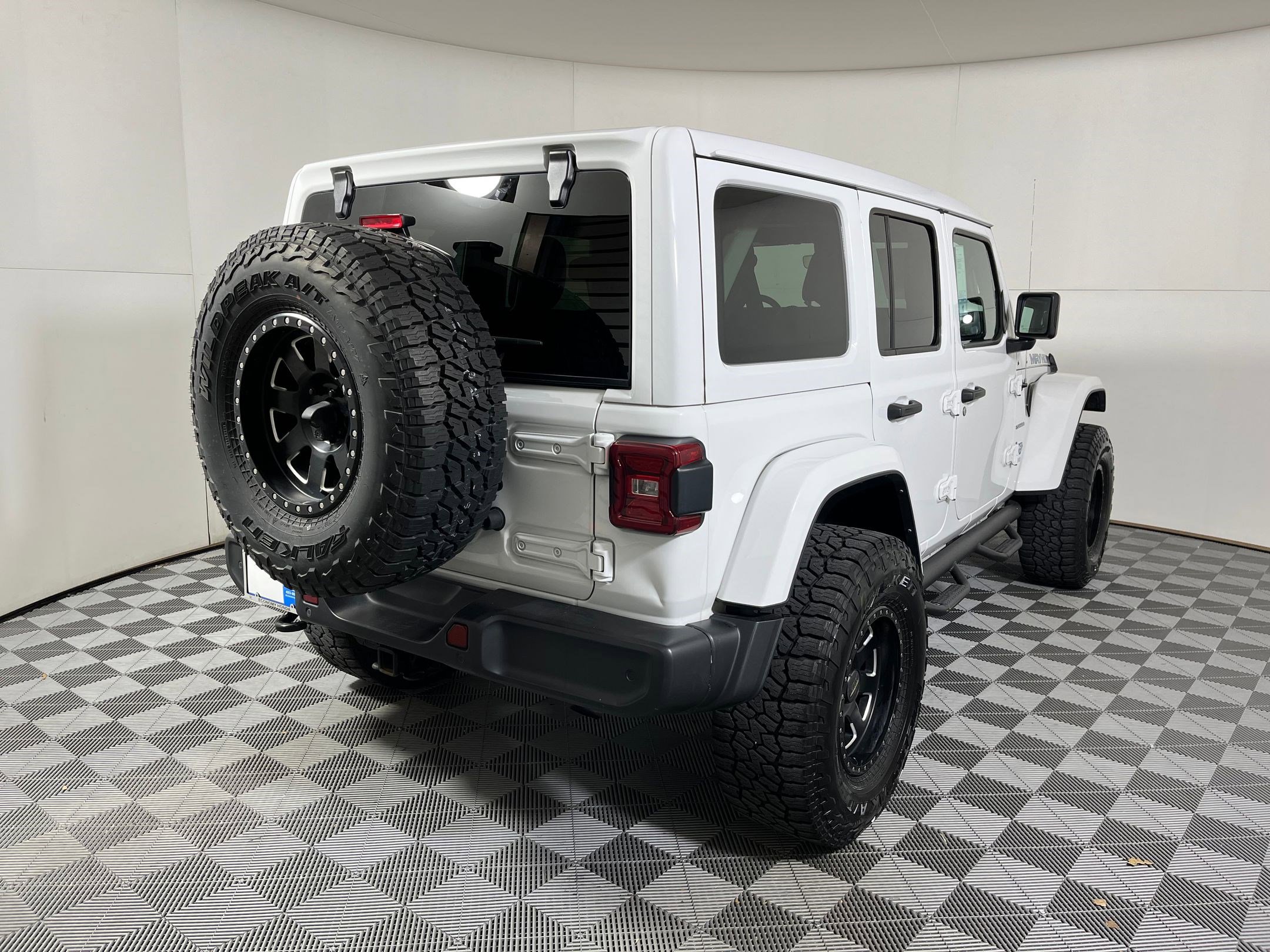 Used 2021 Jeep Wrangler Unlimited Sahara w/ Cold Weather Group image 7