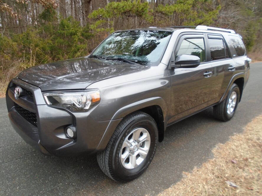 Used 2018 Toyota 4Runner SR5 image 1
