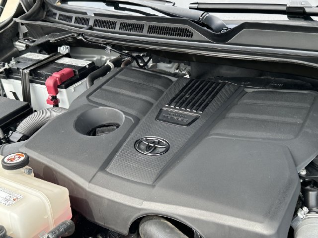Used 2024 Toyota Tundra SR5 w/ SR5 Premium Package AWD/4WD image 31