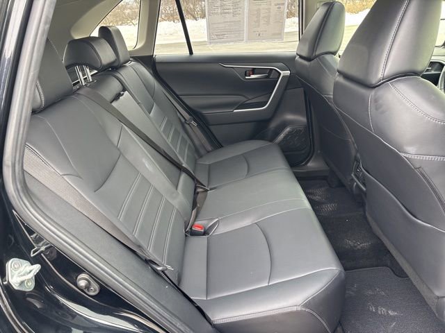Used 2023 Toyota RAV4 XLE Premium image 16