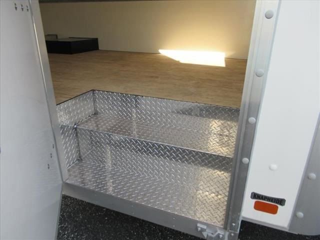 New 2024 Ford E-450 and Econoline 450 Super Duty w/ Power Windows & Locks Group RWD image 8