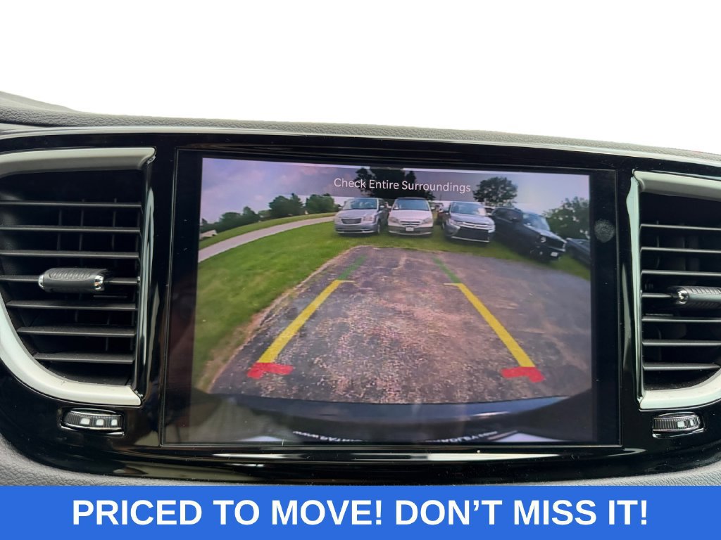 Used 2025 Chrysler Pacifica Select FWD image 17