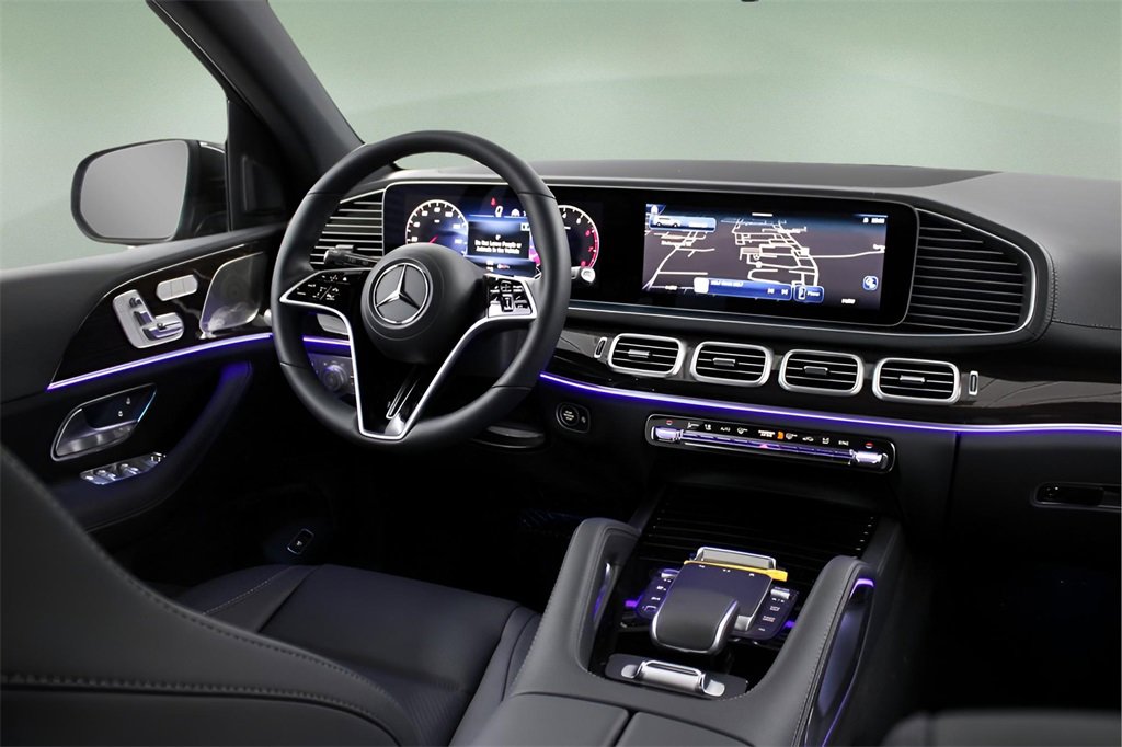 Used 2025 Mercedes-Benz GLS 450 4MATIC image 19