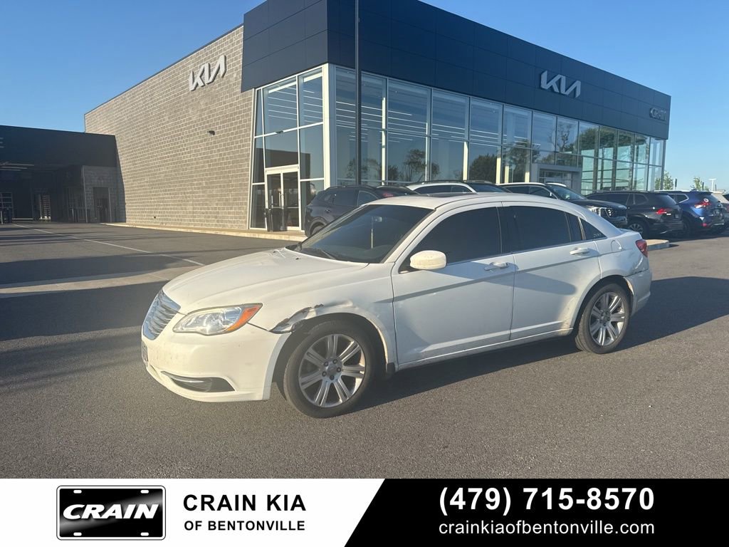 Used 2013 Chrysler 200 Touring FWD image 8