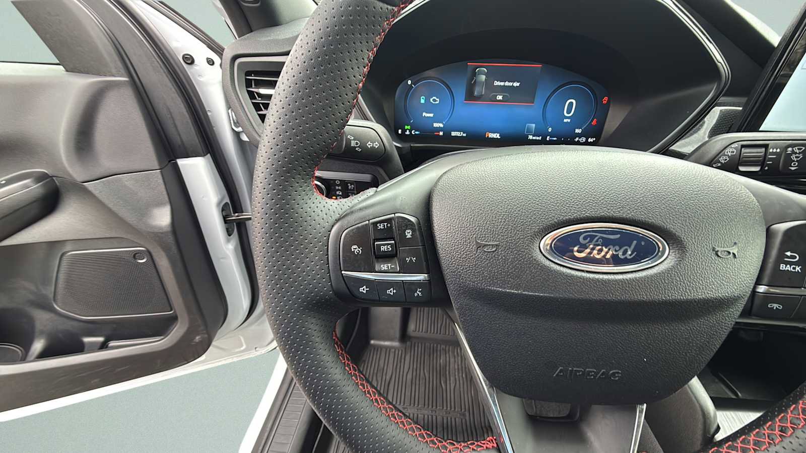 Used 2025 Ford Escape ST-Line Elite w/ Class II Trailer Tow Package image 28