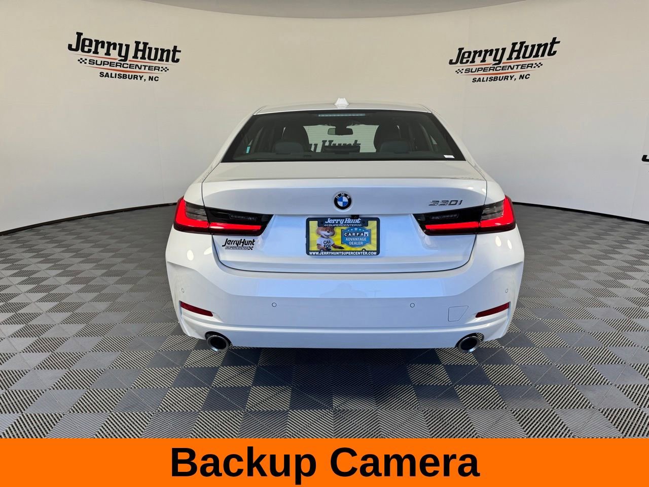Used 2023 BMW 330i Sedan w/ Premium Package image 8
